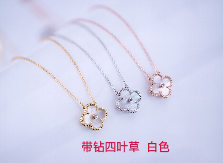 Van Cleef & Arpels Bags