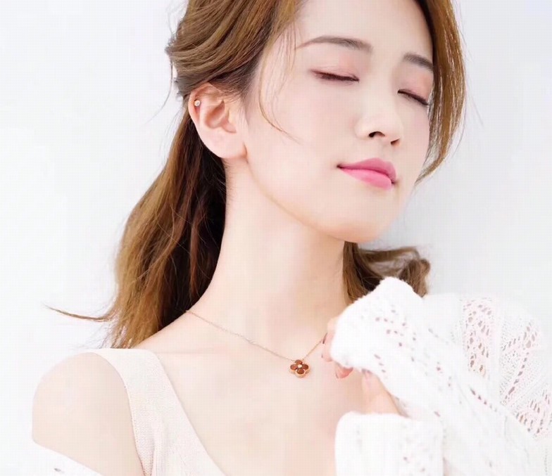 Van Cleef & Arpels Bags