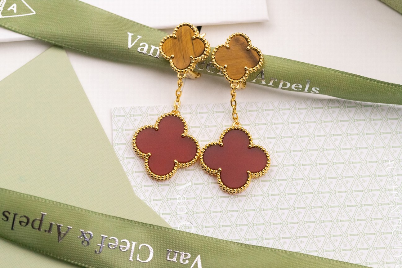 Van Cleef & Arpels Bags