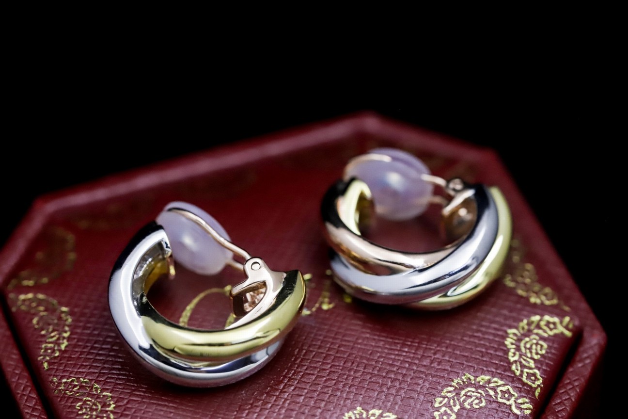 Cartier Trinity Tri-color Clip-on Earrings, Iconic Tri-color Design, Premium V Gold Construction, Effortless Versatility